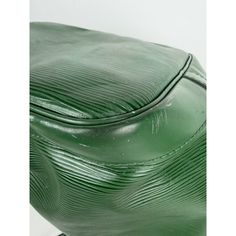 Louis Vuitton NeoNoe Shoulder Bag MM in Green Epi Leather 2013 S - Picture 6 of 14